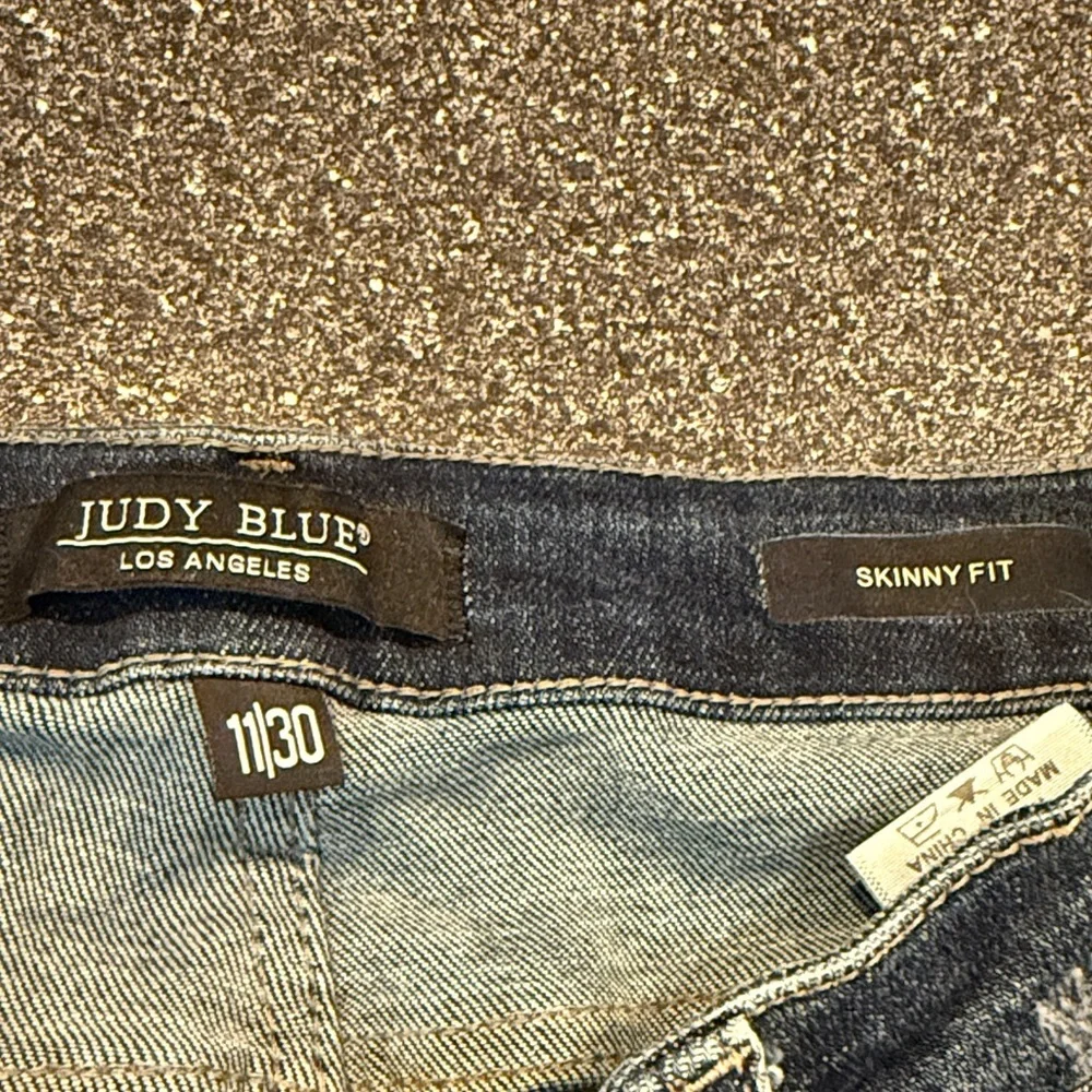 Judy Blue Dark Wash Skinny Jeans - size 30 - Picture 2 of 5